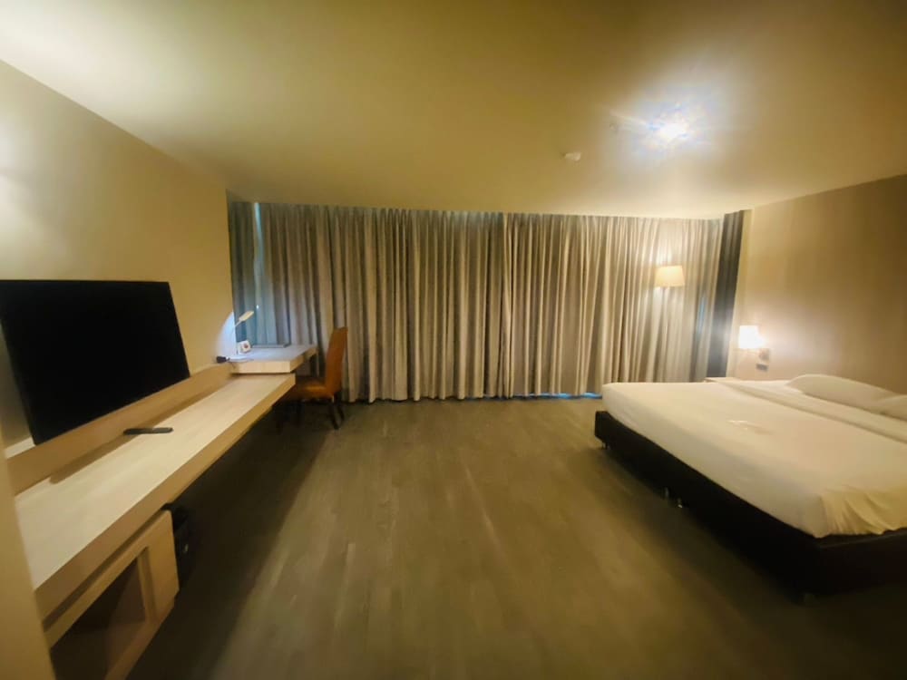 Gold Orchid Bangkok 29/50