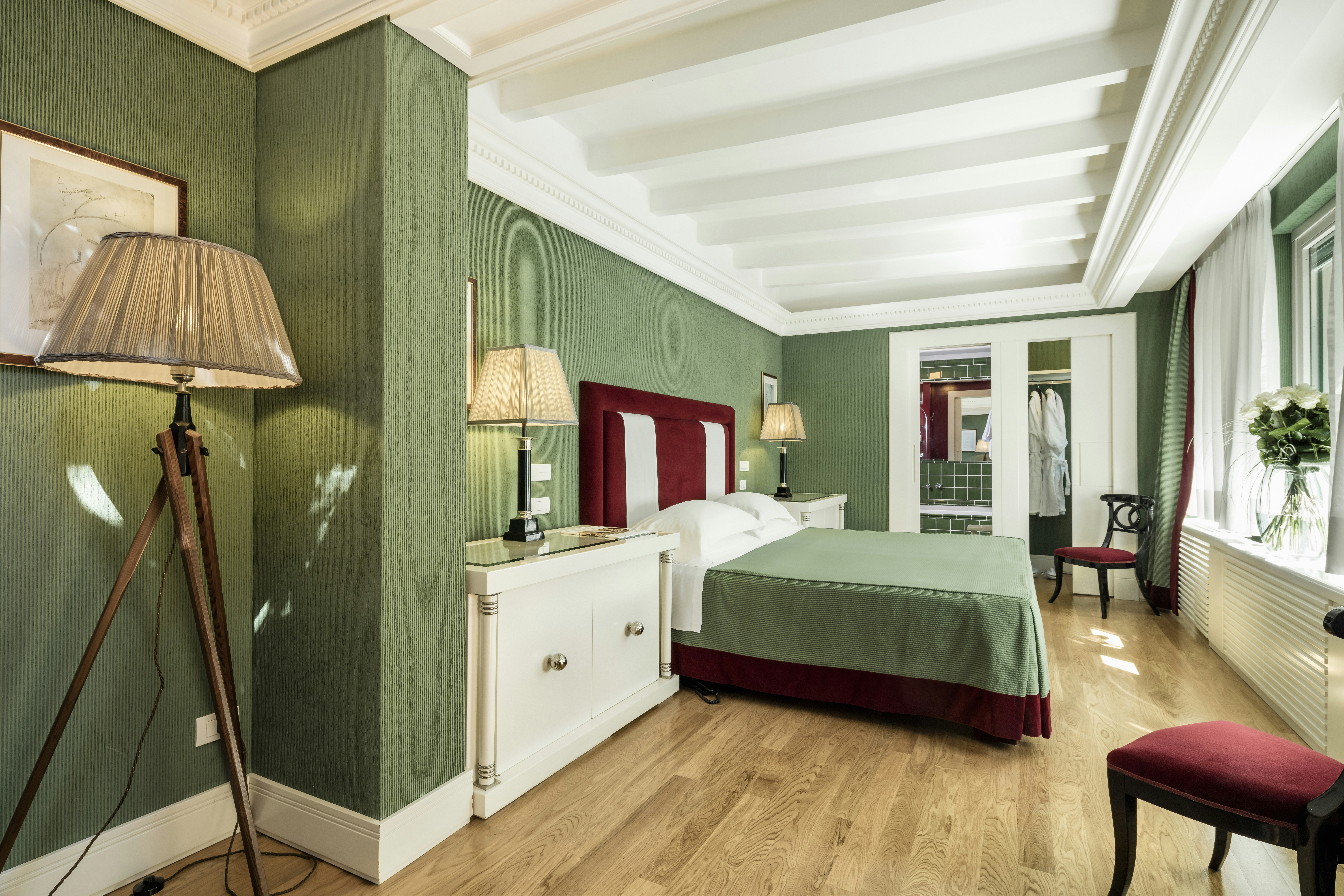 GARDEN, SUITE