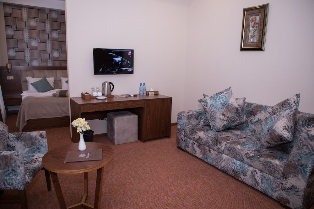 Auroom Hotel 30/40