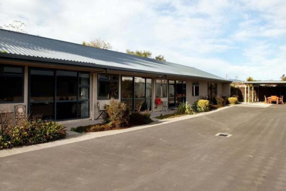 Grove Park Motor Lodge 3/74