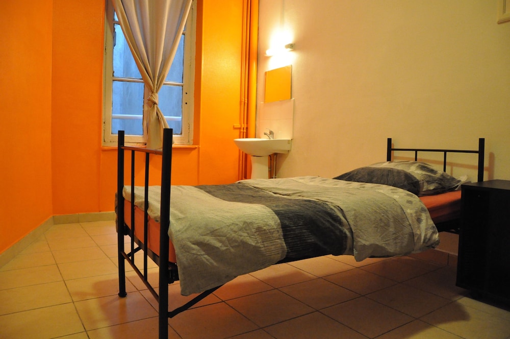 Hotel Du Globe 8/66
