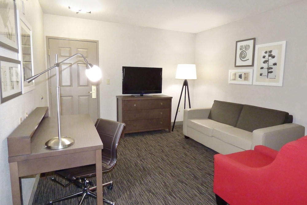 Country Inn and Suites by Radisson Tampa/Brandon FL 30/38