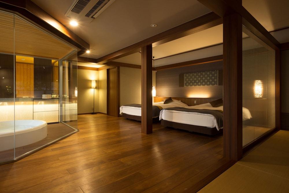 Suite, Twin Beds, Outdoor Jetted Tub, New Building