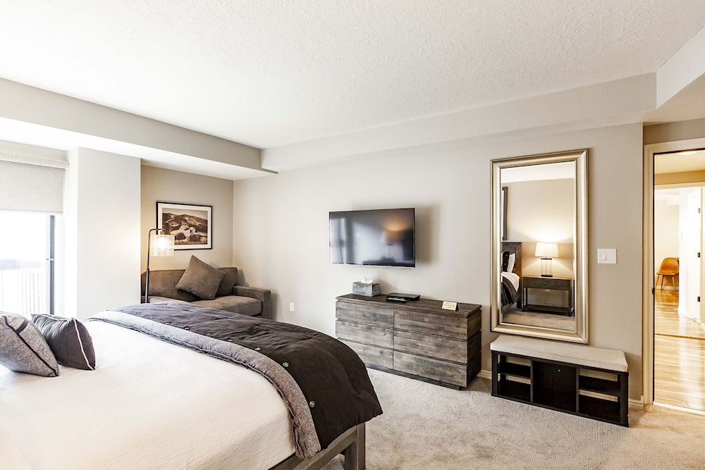 Shadow Ridge Resort Hotel By All Seasons Resort Lodging 16/77