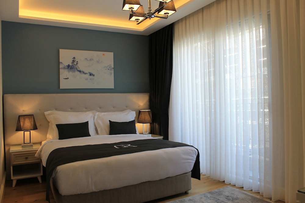 GARLON RESIDENCE 20/56