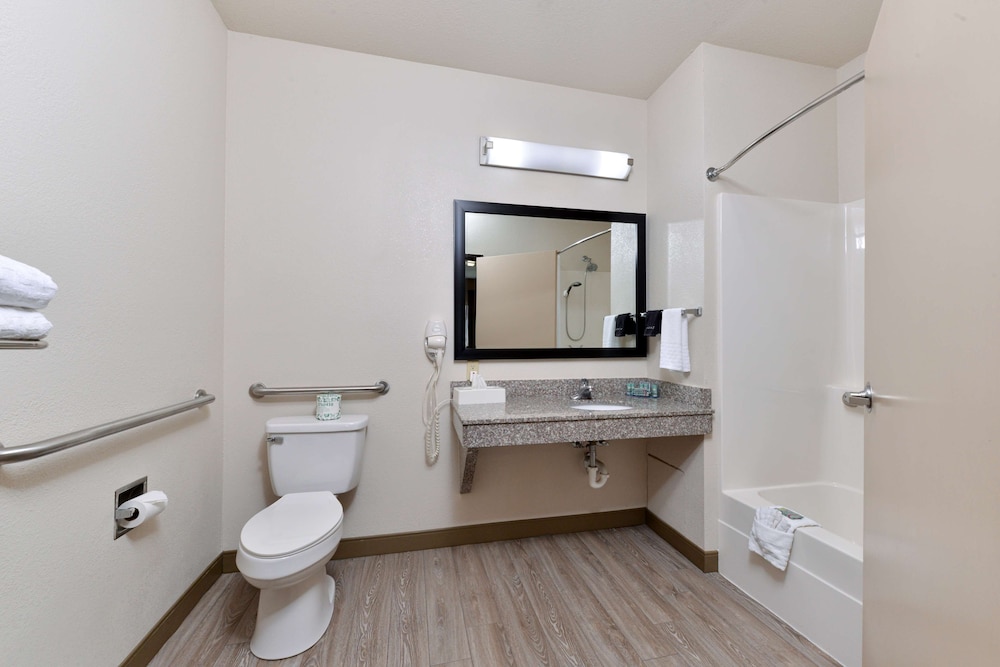 Best Western Big Spring Lodge 21/47