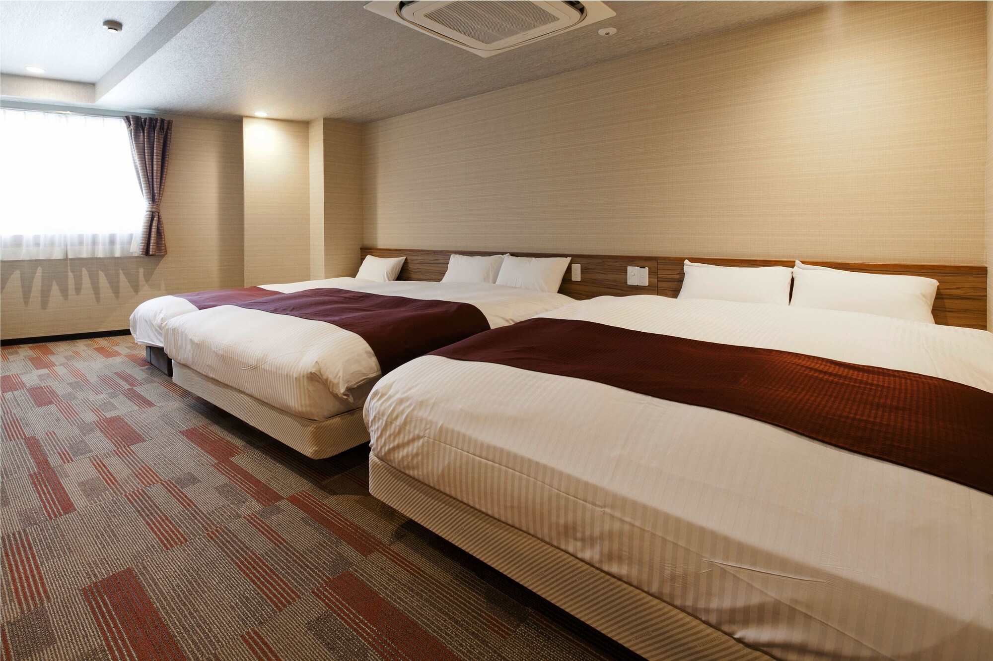 PLUS, DELUXE, QUEEN BED, SOFA