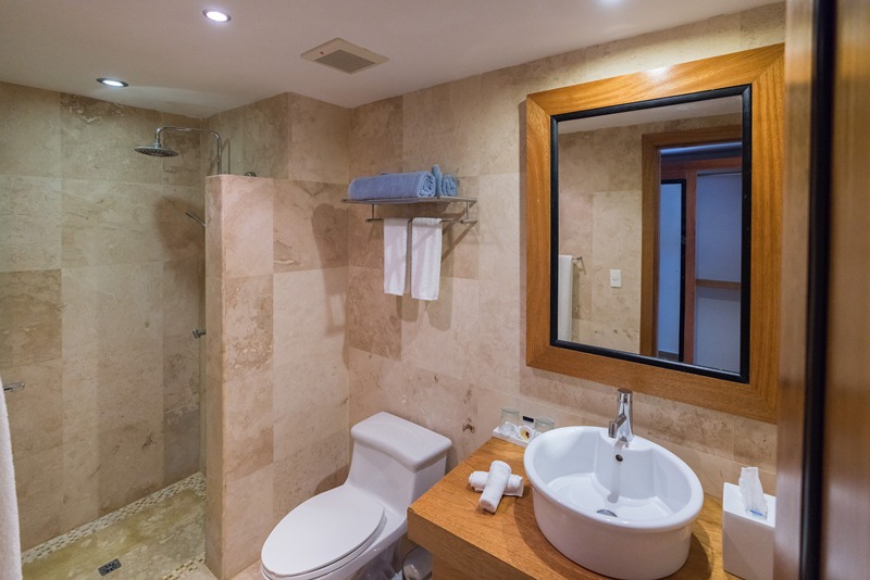 جناح بإطلالة على البحر بغرفتي نوم، The Bannister Hotel and Yacht Club 7/7