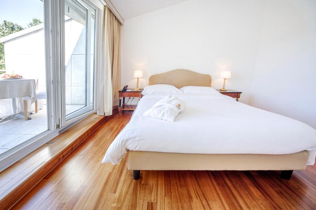 Roof Top, Grand, Suite, Double Bed, Lake View