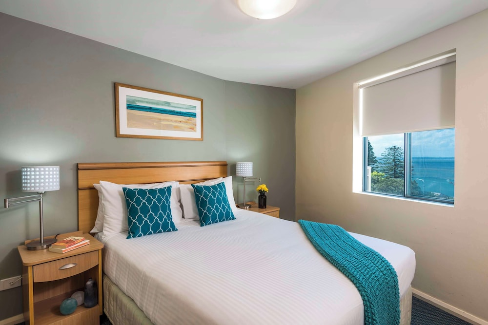Oaks the Entrance Waterfront Suites 12/71
