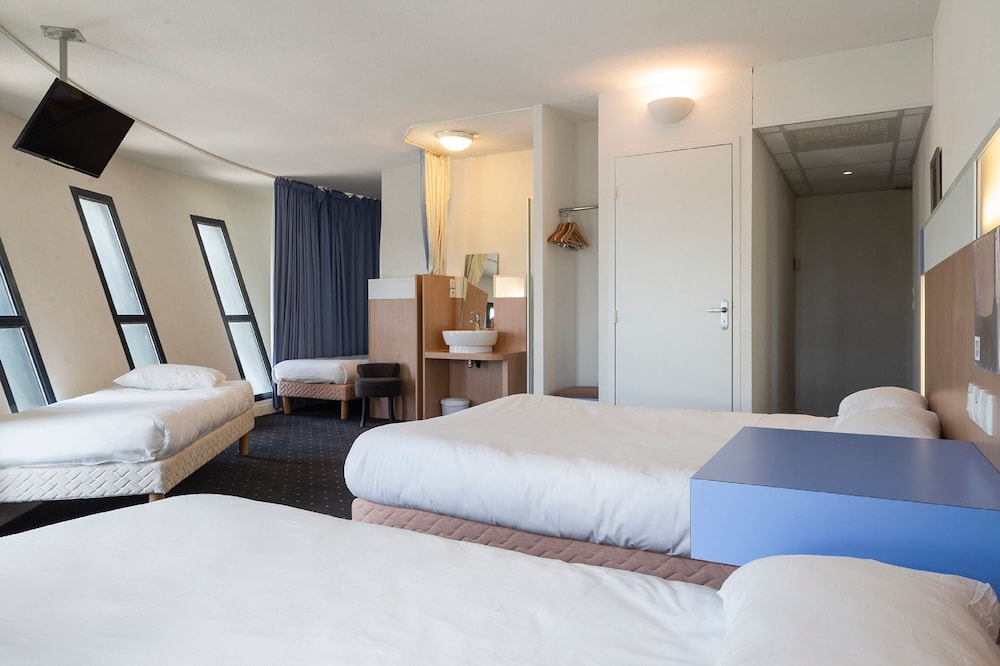 P'TIT DEJ-HOTEL MILLAU 9/31