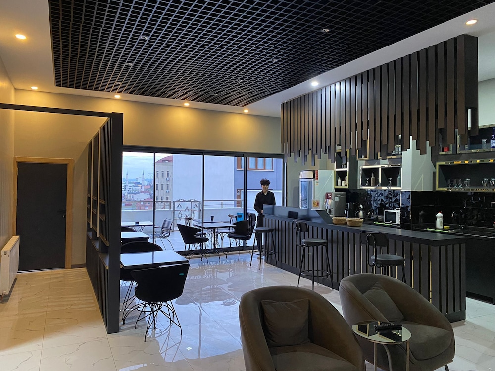 Continental Airport Hotel 41/49