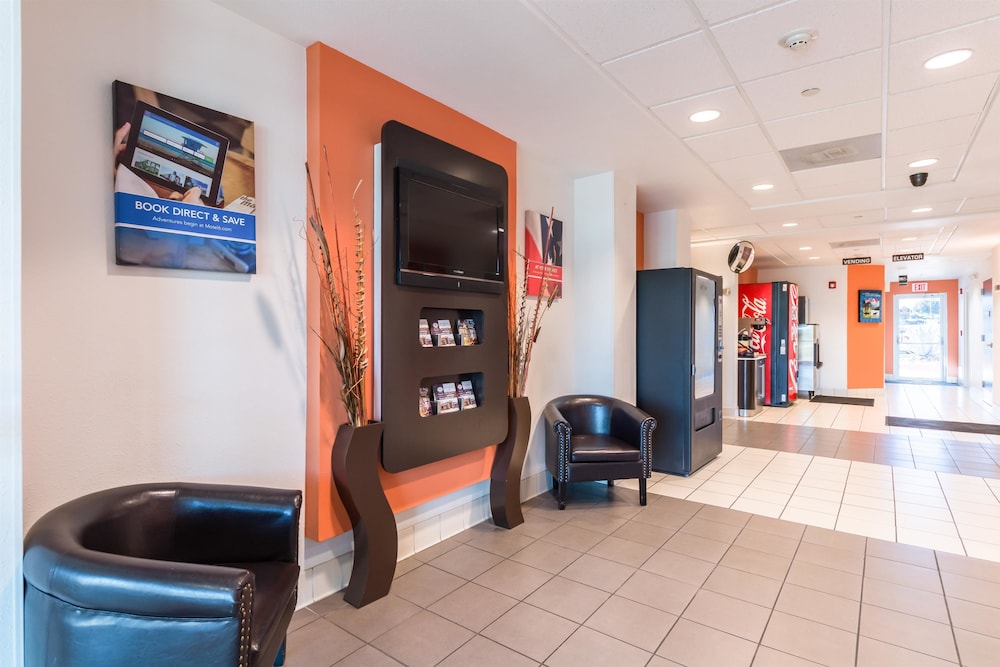 Motel6 Eagle Pass, TX - Lakeside 37/59