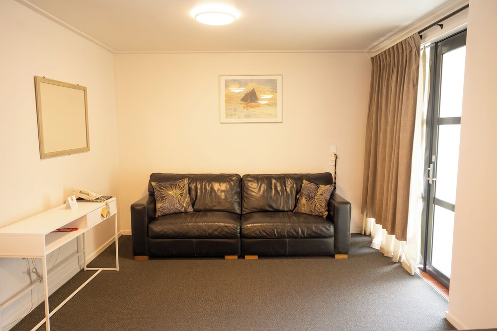Victoria Court Motor Lodge 40/60