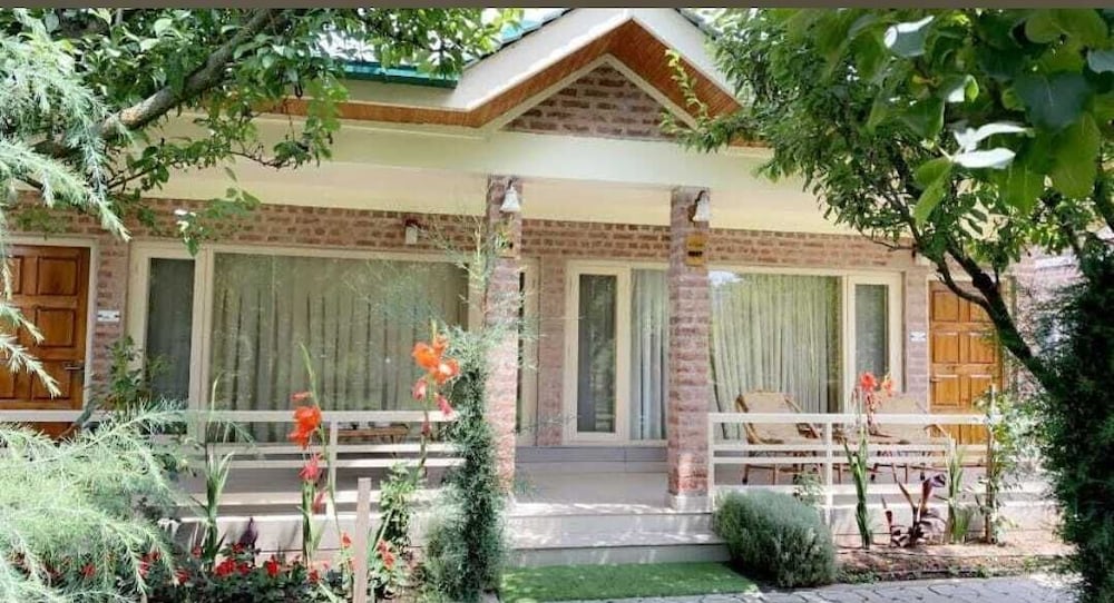 The Orchard Retreat & Spa Srinagar 3/50