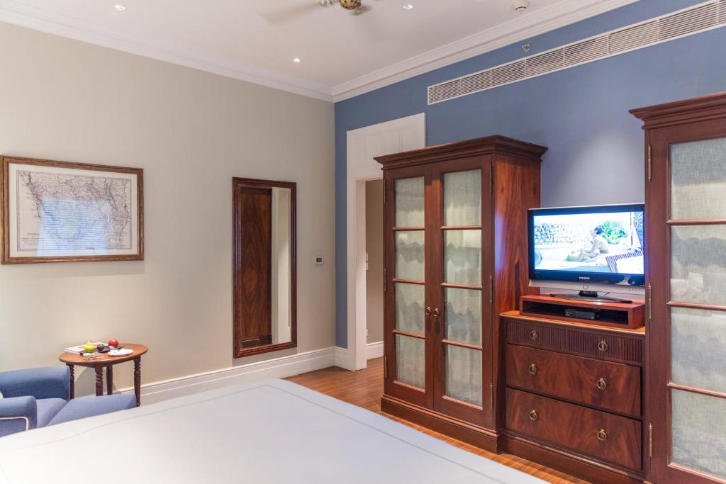 HERITAGE, KING BED