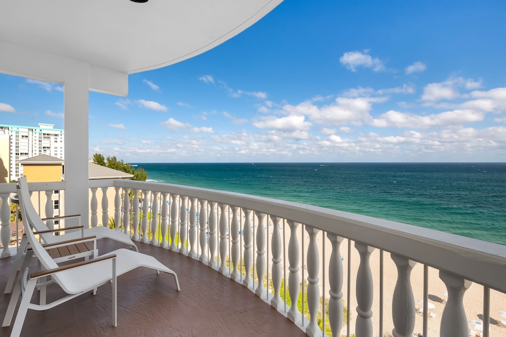 Beachcomber Oceanfront Resort Villas 41/71