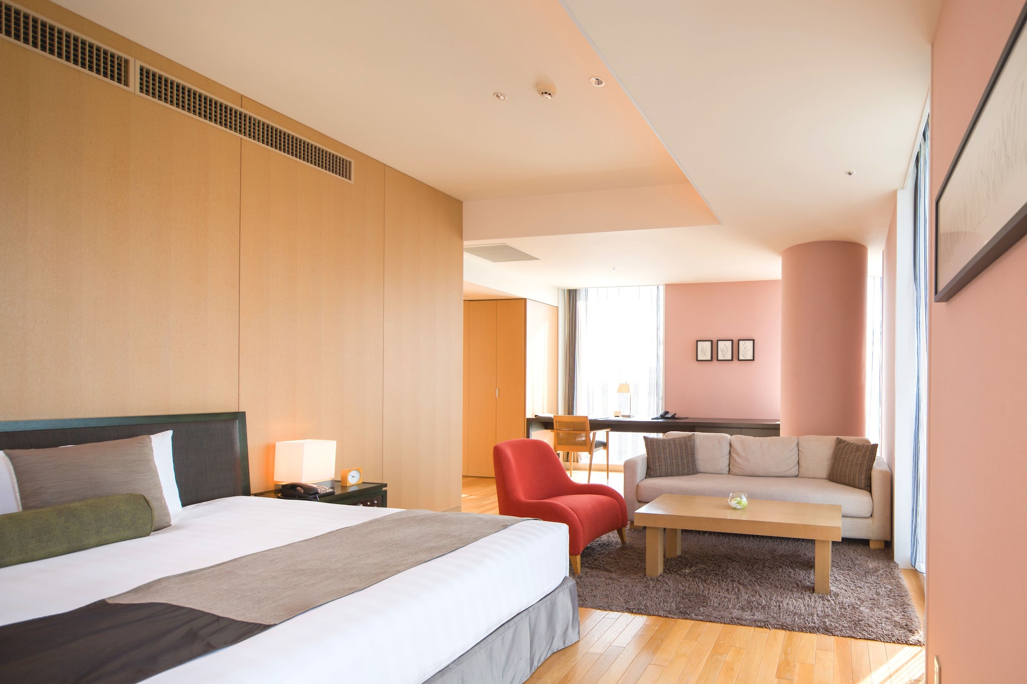 Room, King Bed, Executive Level, Corner