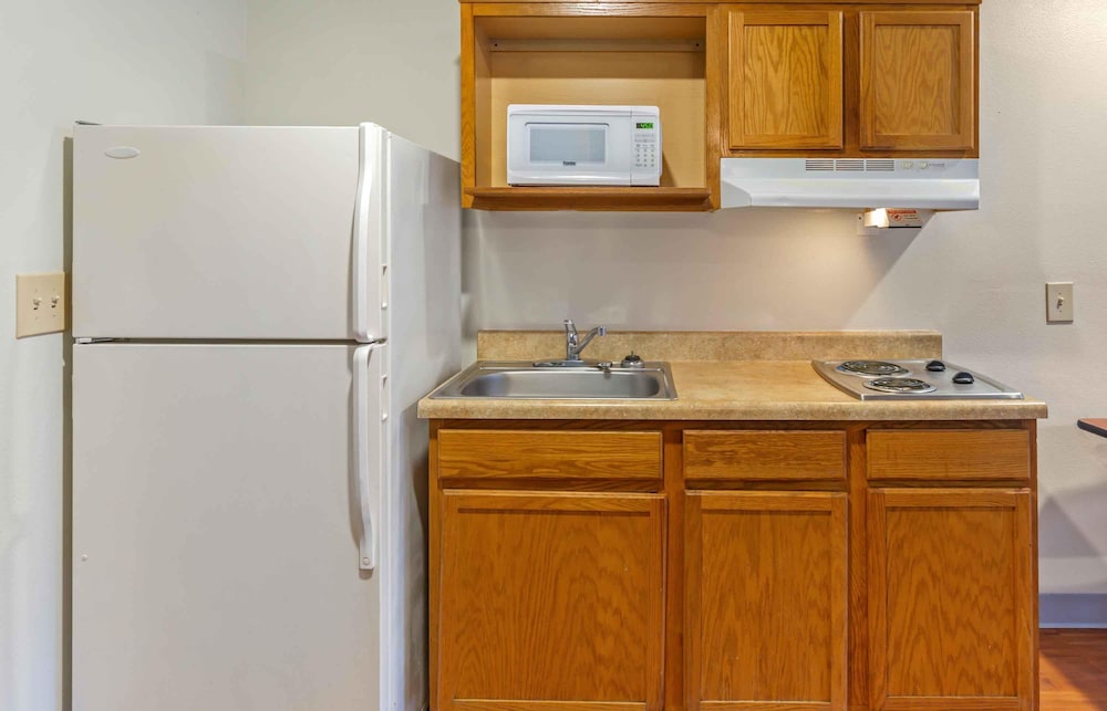 Extended Stay America Select Suites - Fayetteville - West 44/44