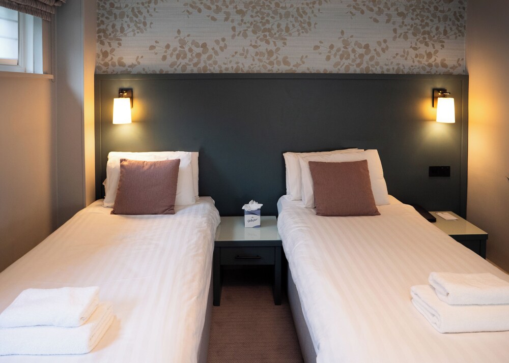 Standard, Twin Beds