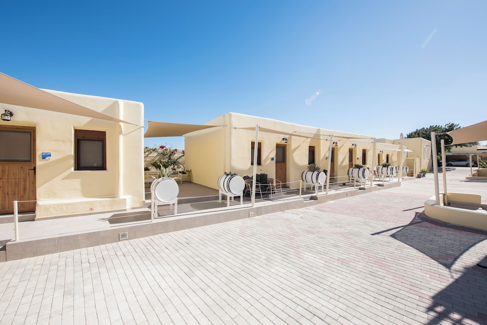 SMARAGDI APARTMENTS 43/55