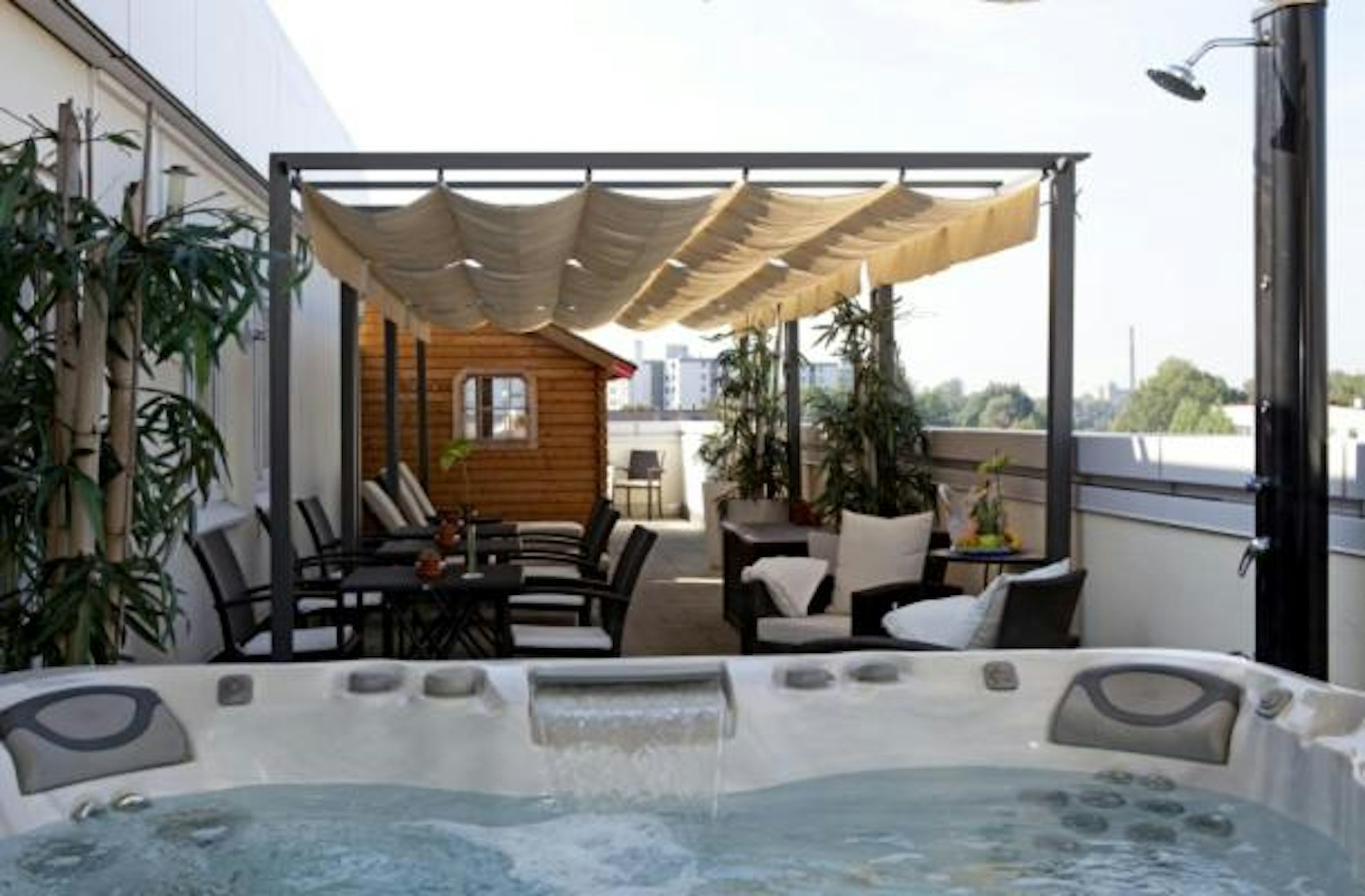 QU Hotel, Trademark Collection by Wyndham 4/11
