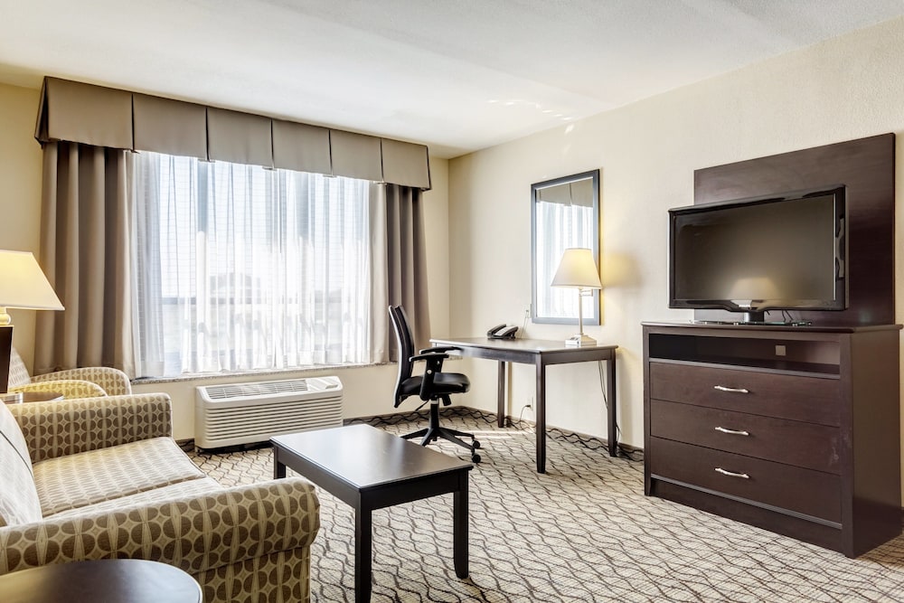 Holiday Inn St Louis Arpt West Earth City 49/76