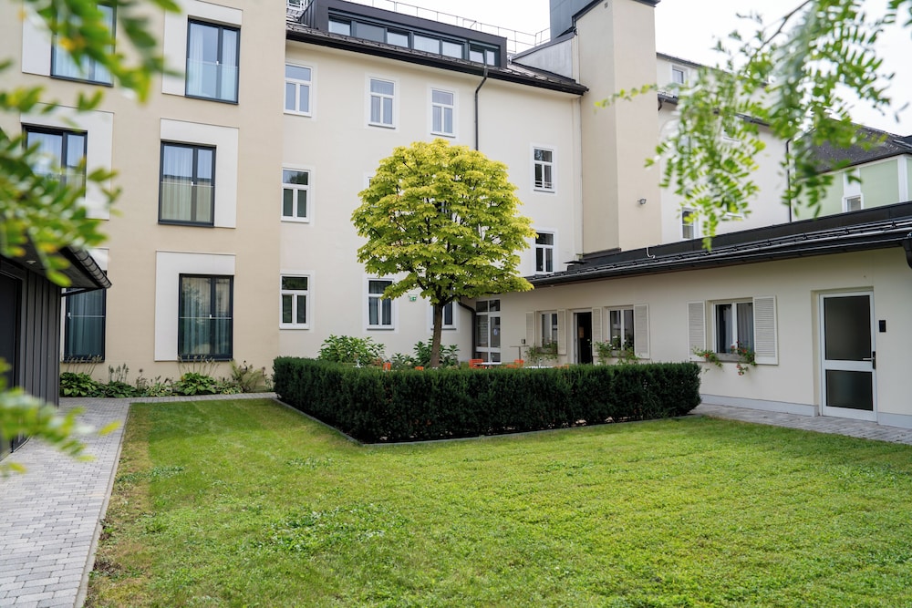 Jedermann Hotel 47/50