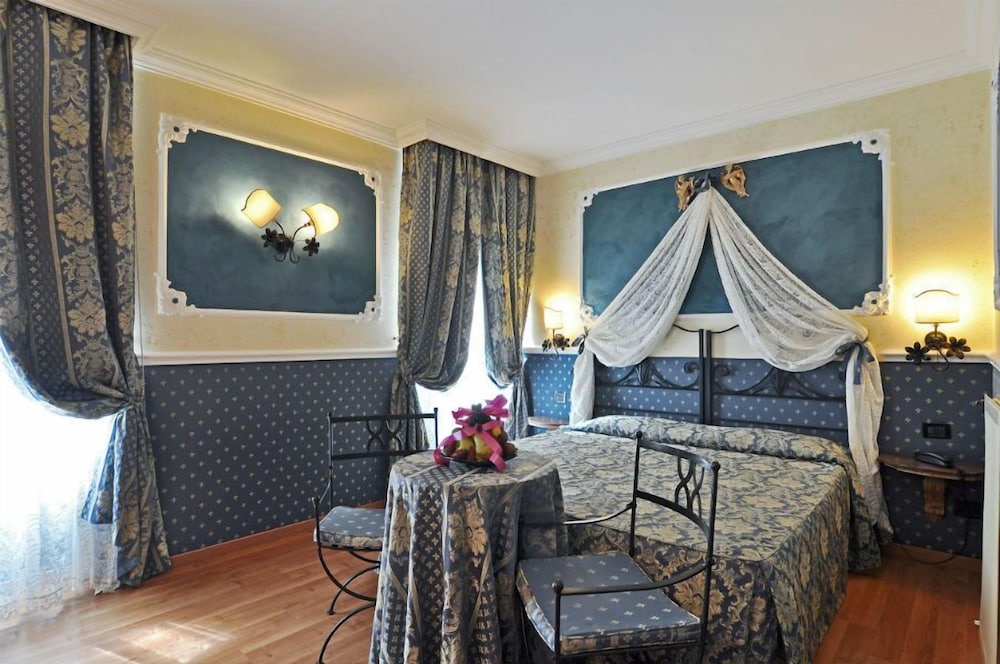 Residenza Antica Roma Hotel 19/25