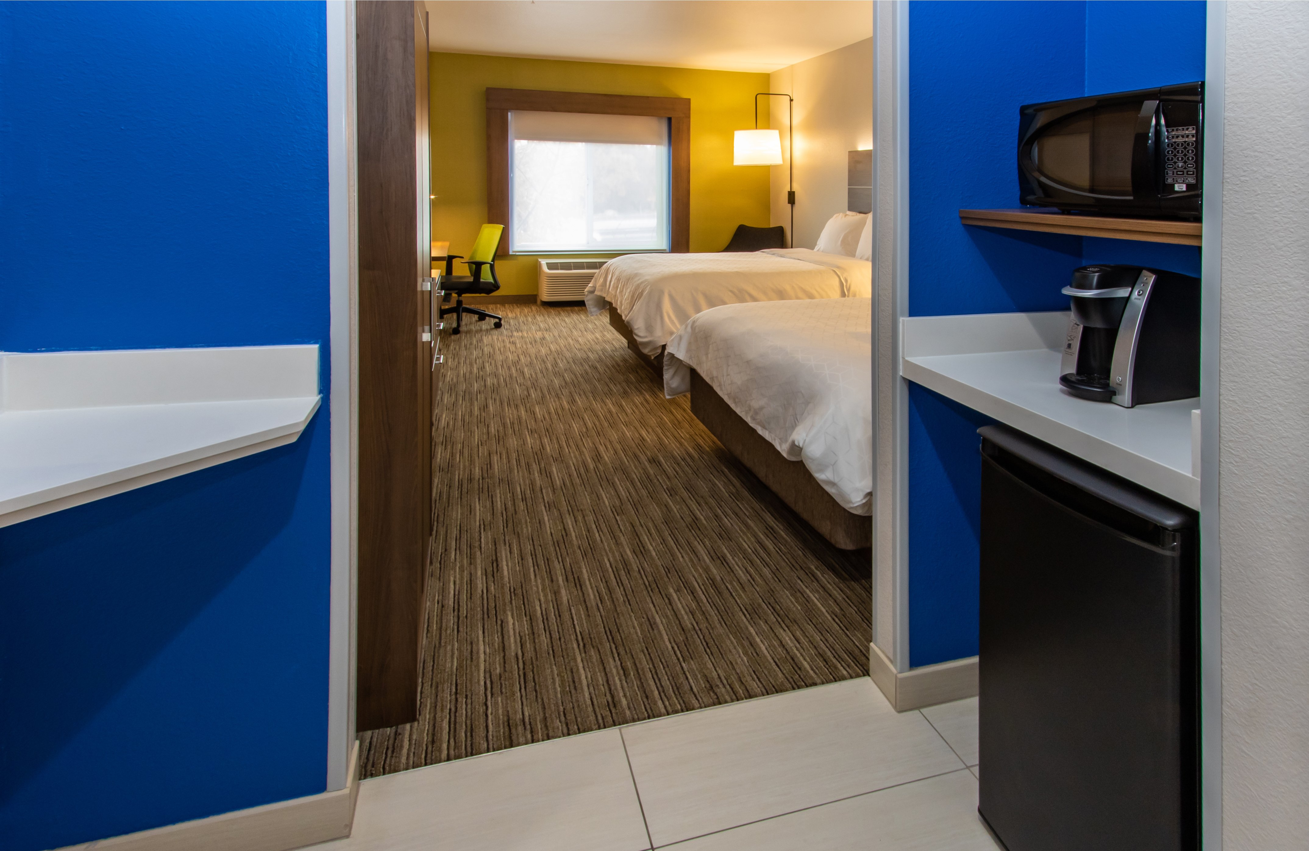 Holiday Inn Express Hotel Suites Roseville Galleria Area 48/49