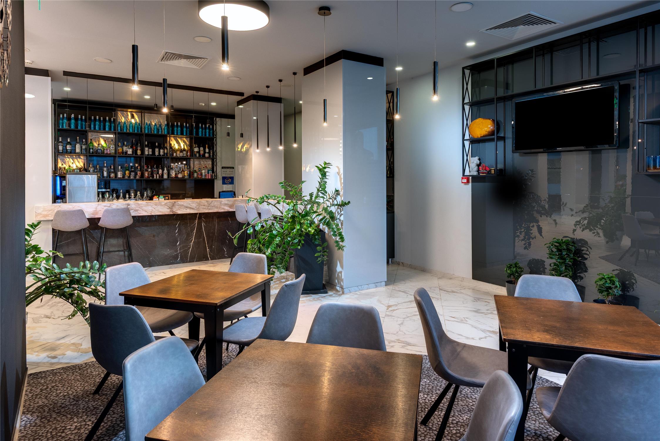 Best Western Plus Premium Inn 45/57