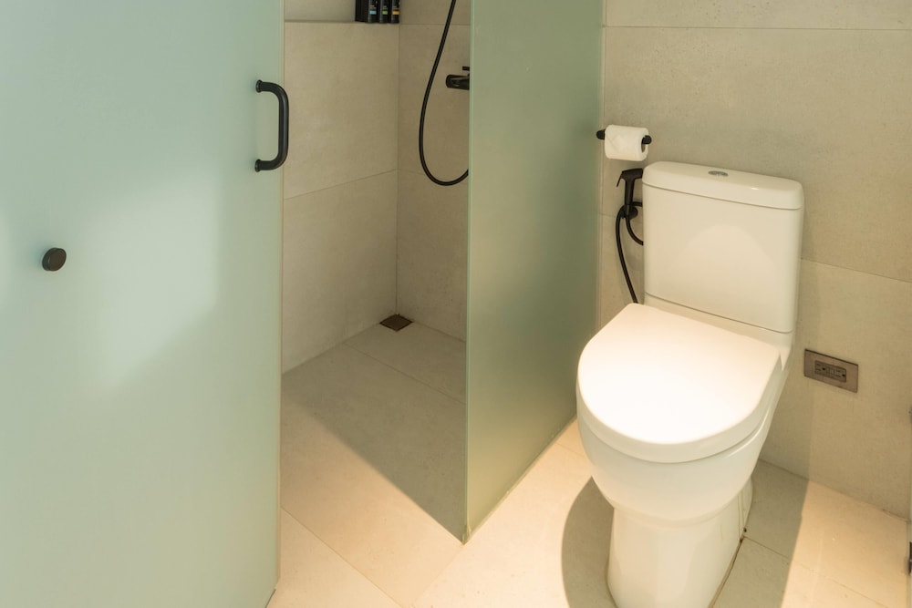 غرفة بريميير بسريرين كوين بإطلالة على البحر، Ramada Encore by Wyndham Boracay White Beach 5/5
