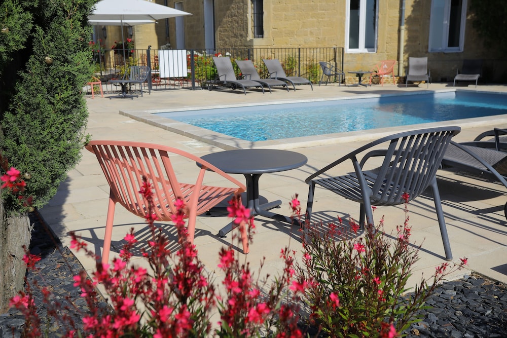 Host Du Chateau Des Fines Roches 34/40