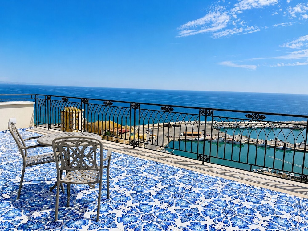 Domus Maris Boutique Hotel 46/50