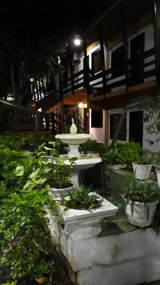 Hostal Residencial Leones De Castilla 38/45