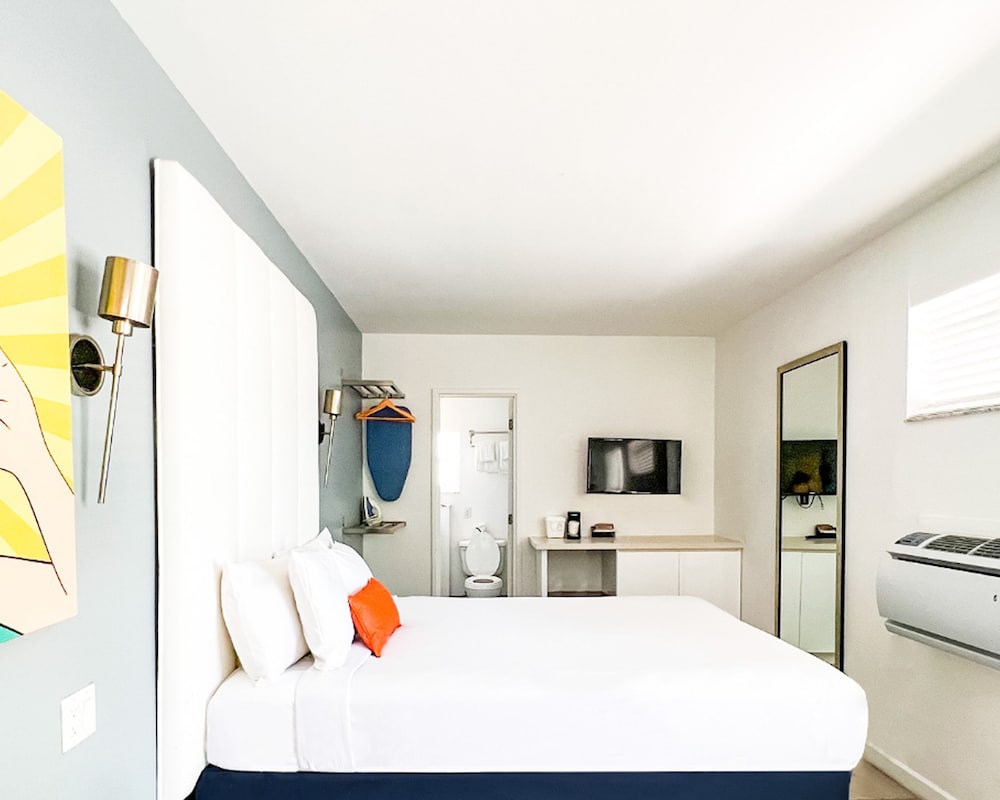 Royal Palms Resort And Spa A North Beach Village Resort Hotel 43/80