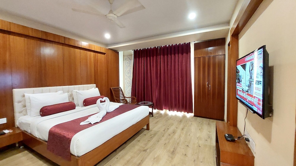 1 BEDROOM, PRESIDENTIAL, DOUBLE BED, CITY VIEW