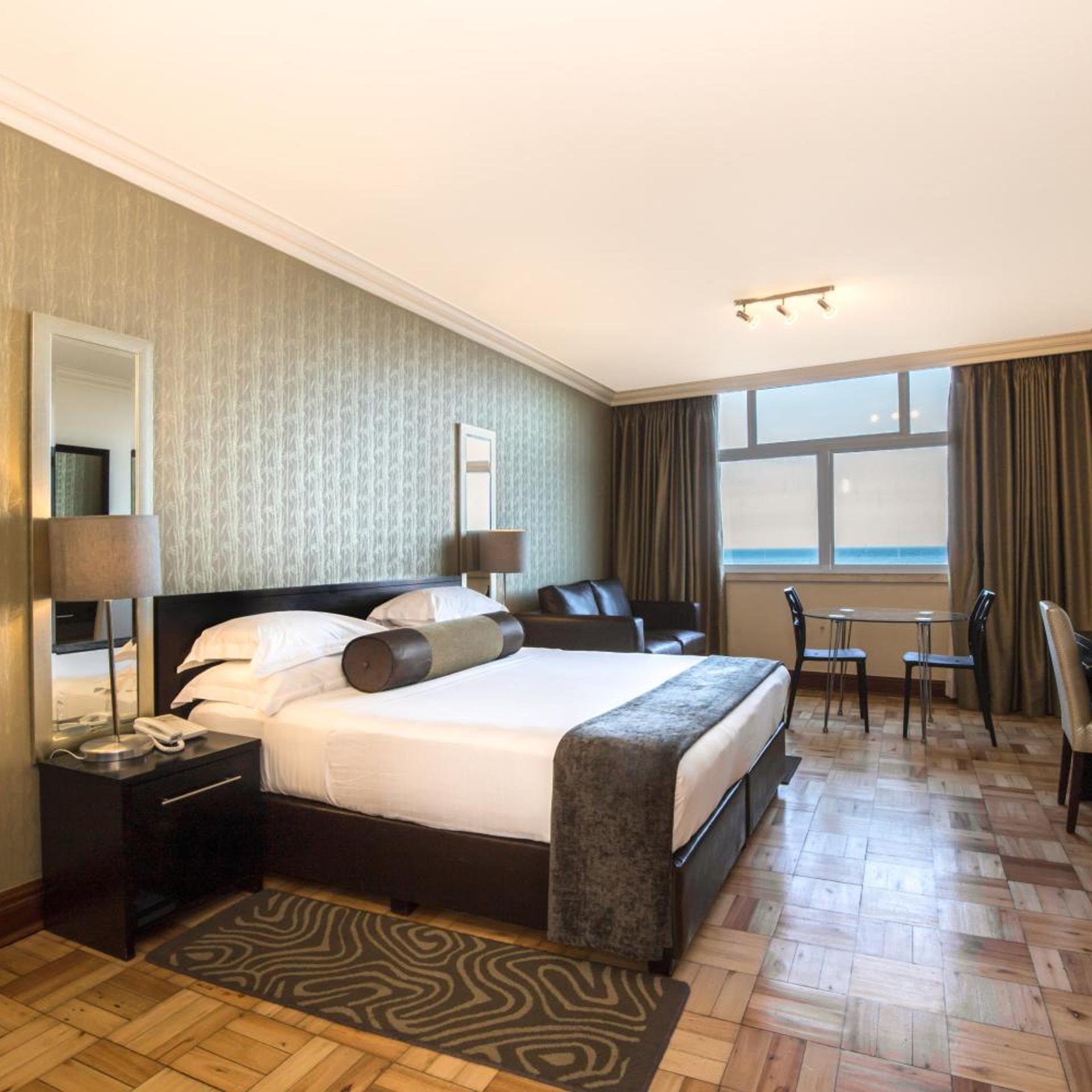 غرفة سوبيريور بسرير مزدوج أو سريرين منفصلين، Belaire Suites 2/10