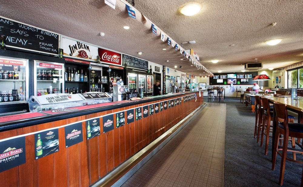 Enfield Hotel 48/55