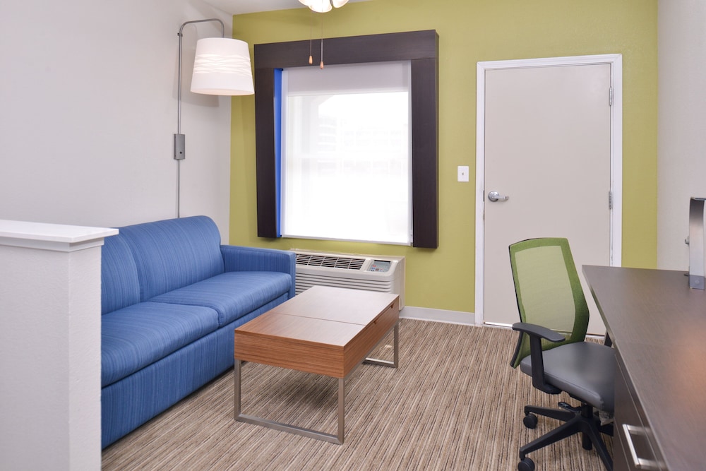 Holiday Inn Express & Suites Corpus Christi-N Padre Island 31/48