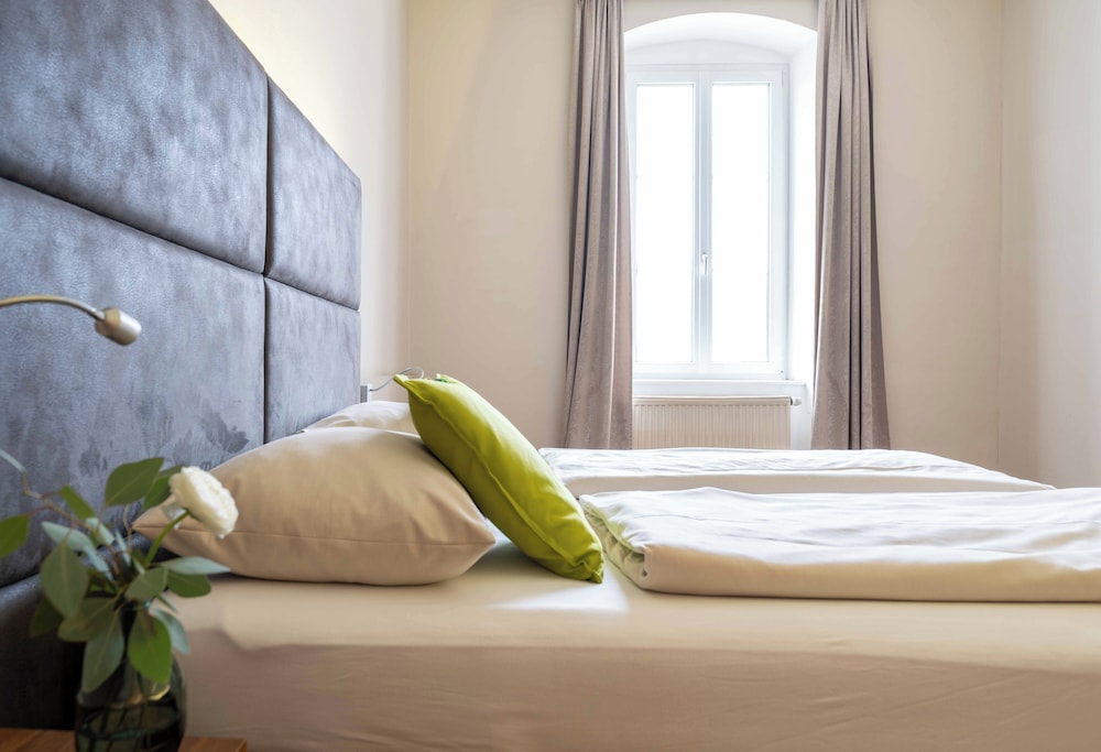 eee hotel Perg 22/43