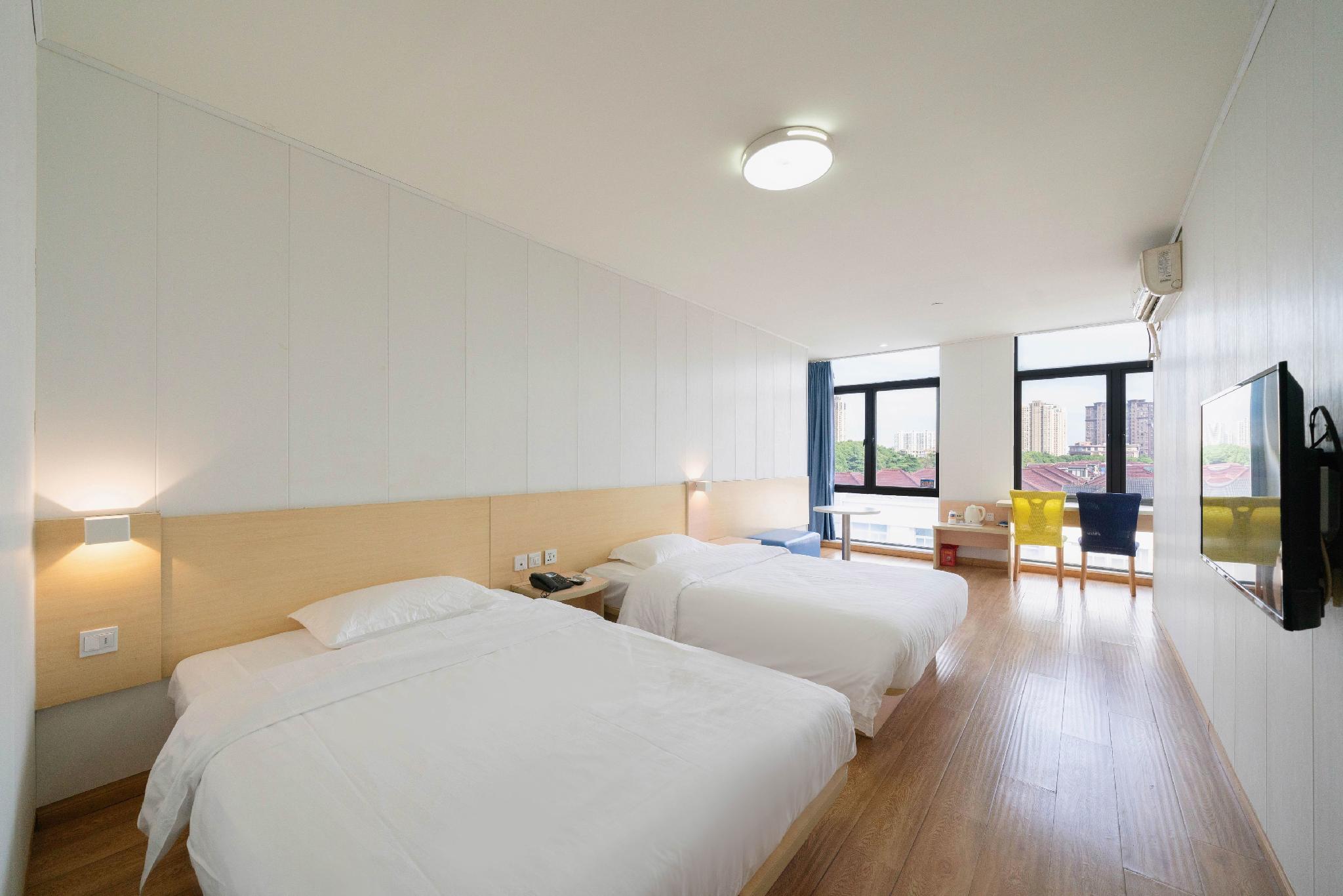 7 Days Inn (Taicang Shanghai East Road) 19/40