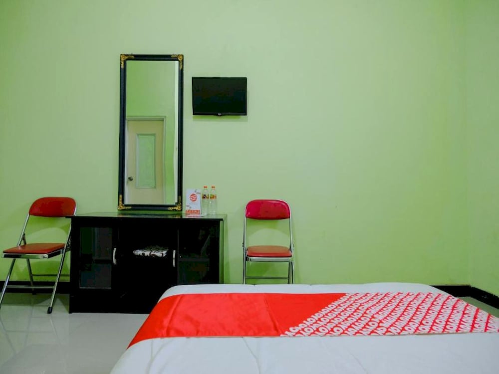 Oyo 2508 Alba Suites Homestay 8/16