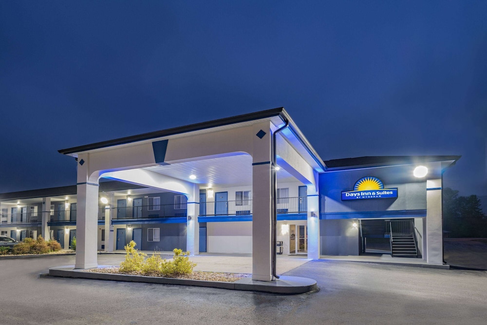 Days Inn by Wyndham Hamilton 2/37