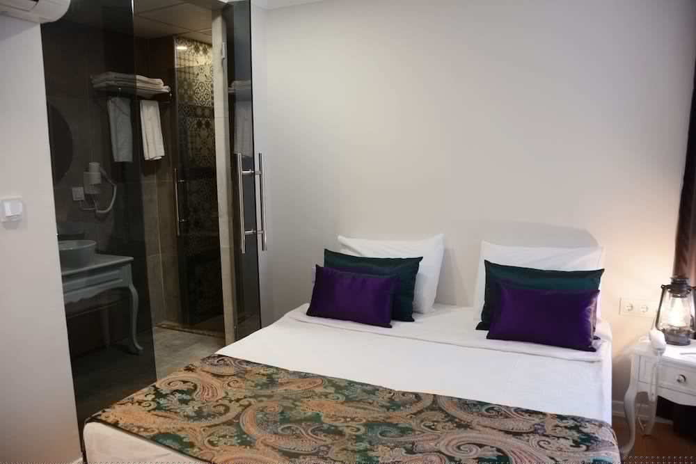 Azuu Boutique Hotel 24/76
