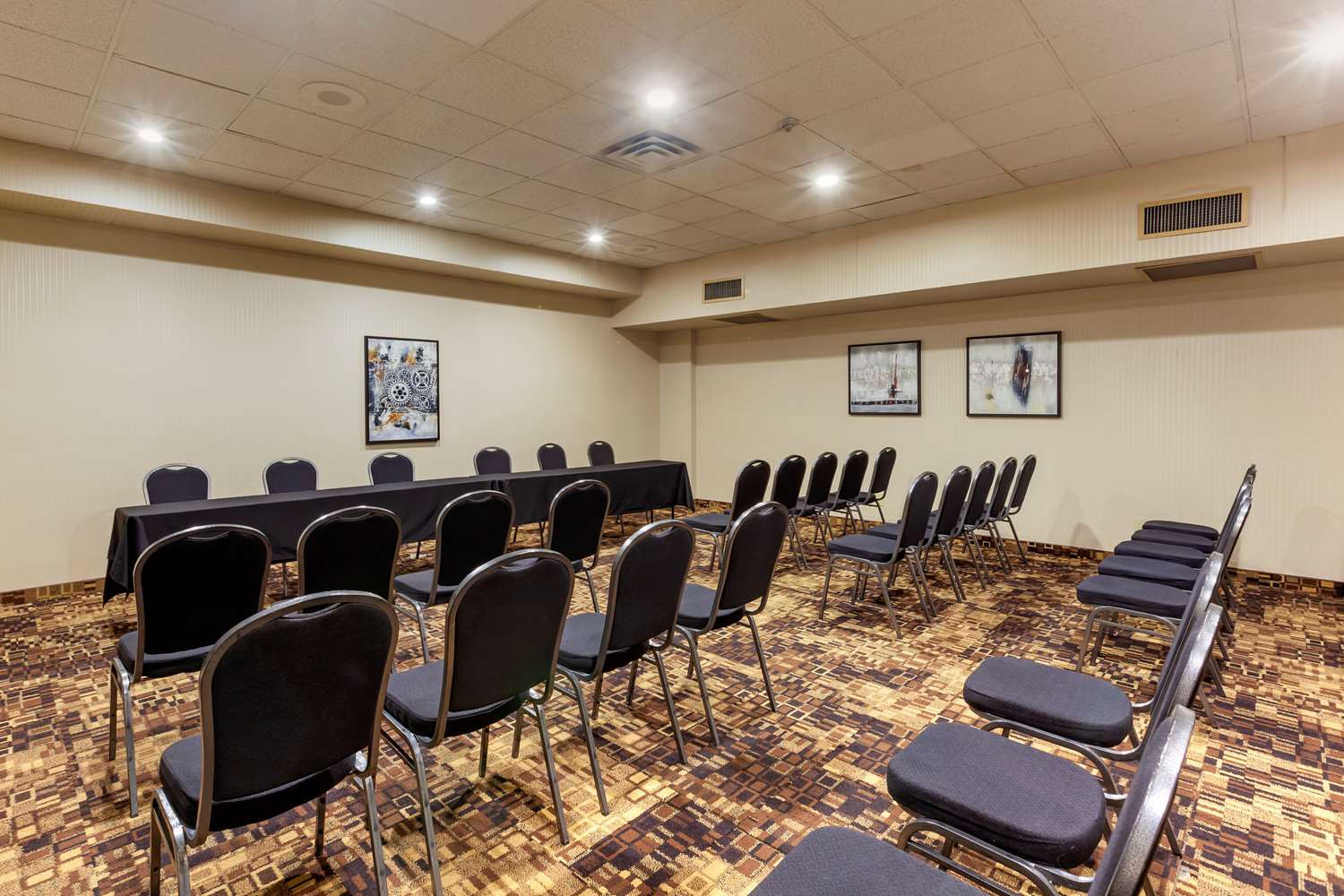 Best Western Plus Toronto Airport Hotel 36/38