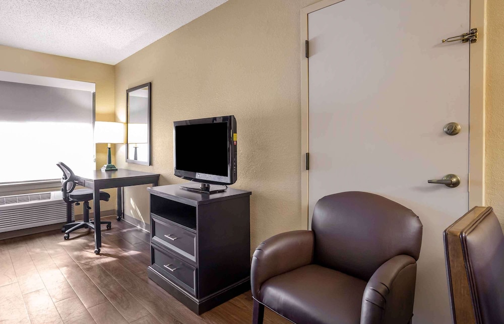 Extended Stay America Suites Norwalk Stamford 56/64