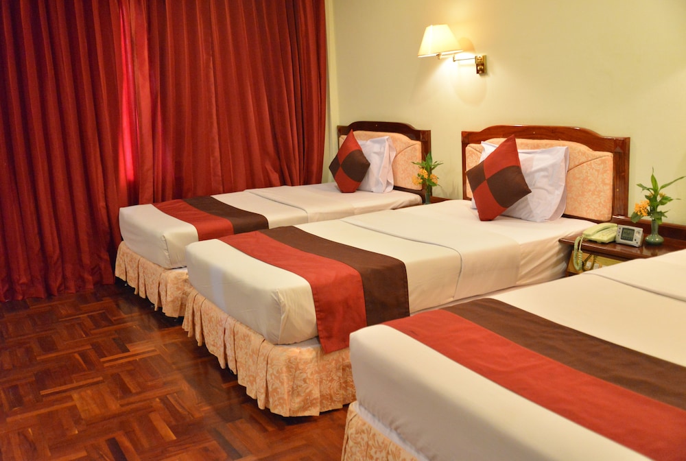 ANGKOR HOTEL 11/36