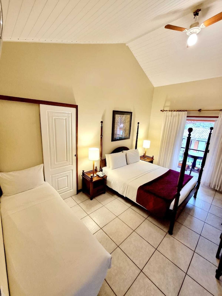 ROOM, TRIPLE, GARDEN VIEW, BALCONY