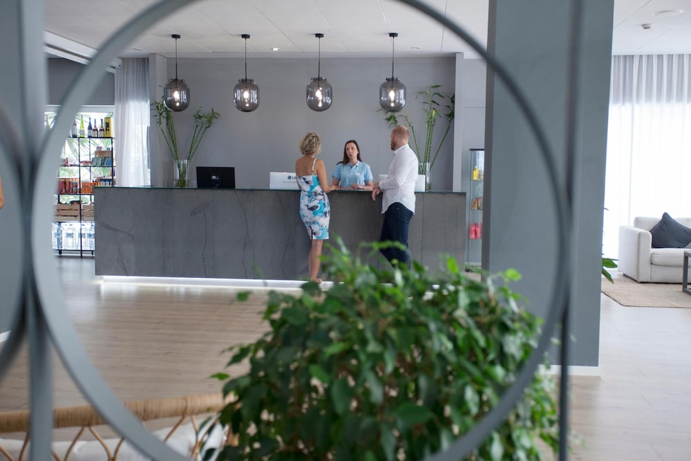 Coral Suites & Spa - Adults Only 8/64